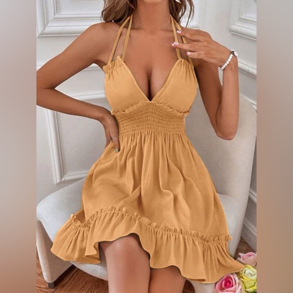 Zaful | NWT Green Halter Smocked Flounce Babydoll Dress